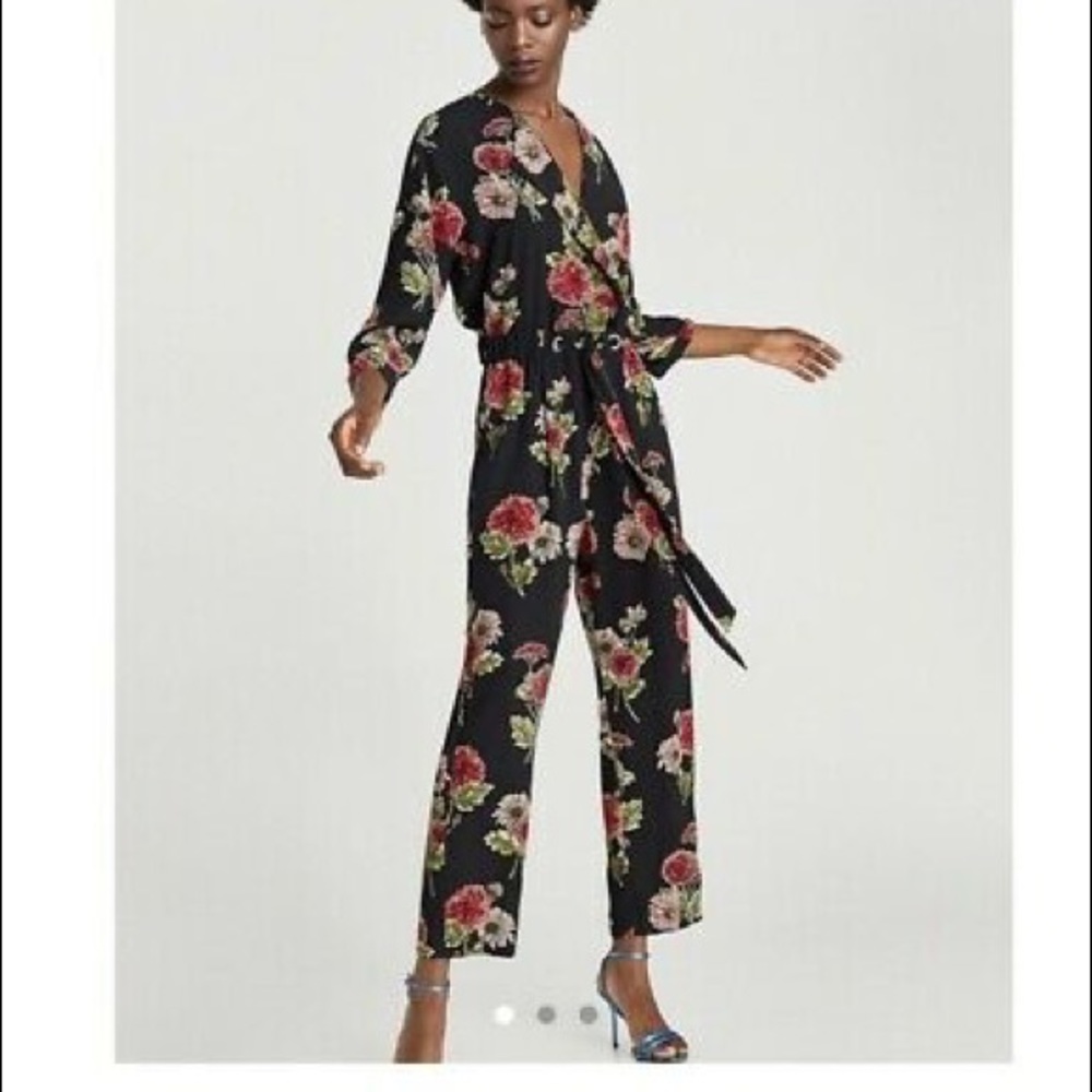✨ZARA Floral Printed Crossover Jumpsuit✨